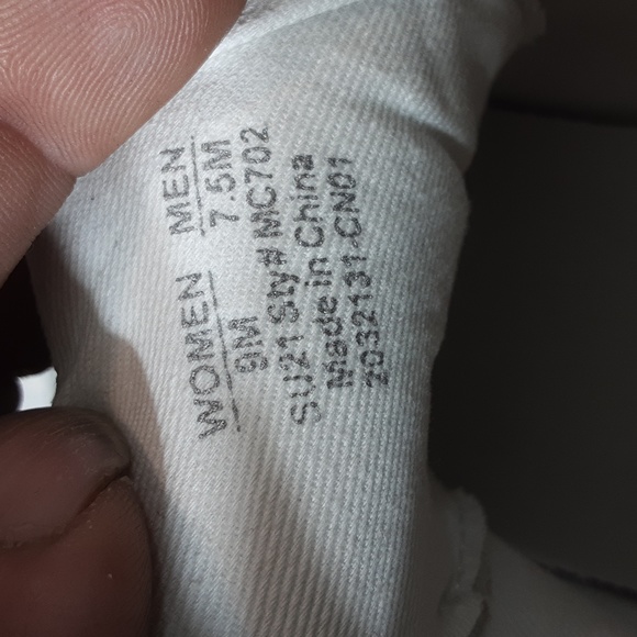 Shoes - Picture 5 of 5